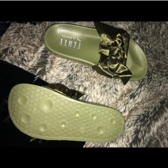 Fenty Puma Slides ****NEW**** - Picture 7 of 8
